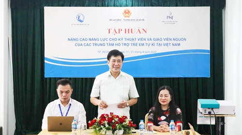 Tập huấn nâng cao năng lực cho kỹ thuật viên và giáo viên các trung tâm hỗ trợ trẻ em tự kỷ tại Việt Nam

